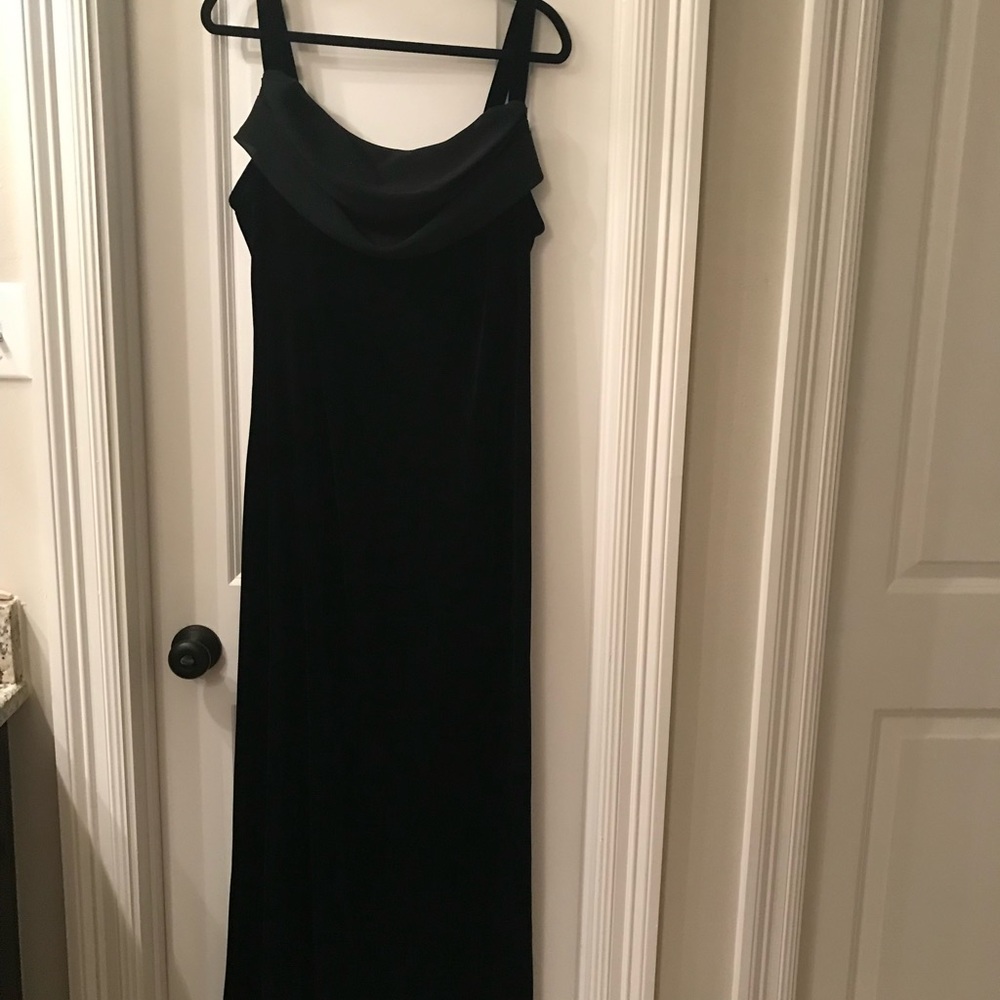 Long formal stretch black velvet dress w/ chiffon bodice